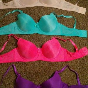 34 DD bras